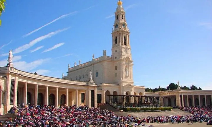 Fátima, Nazaré and Óbidos Private Tour from Lisbon