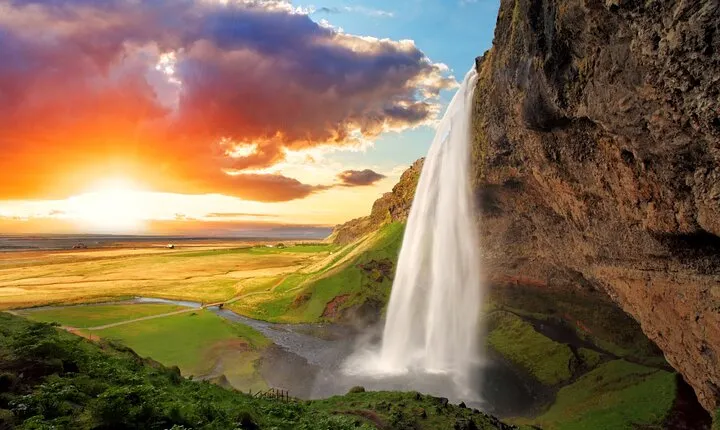 Private South Coast tour / Black Sand Beach, Waterfalls and more