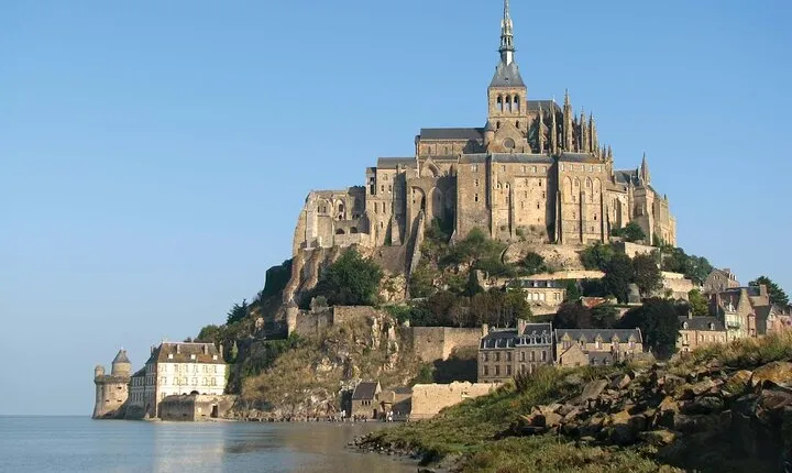 3 day Normandy and Brittany Loire Valley Private Trip from Paris