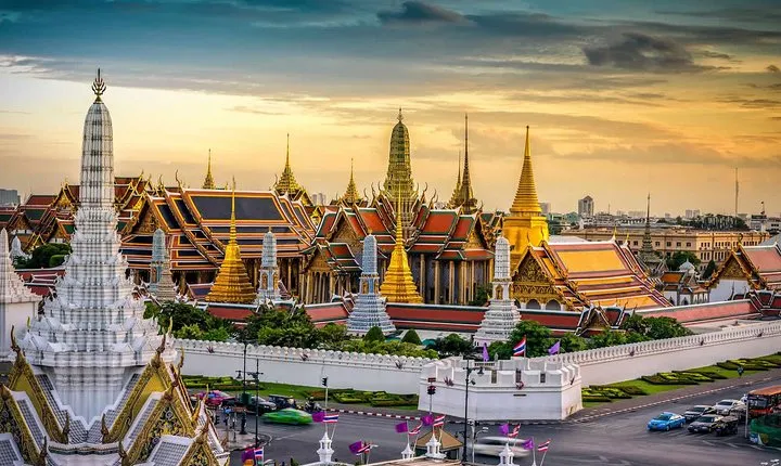 Bangkok's Grand Palace Tour with Hotel Pick up