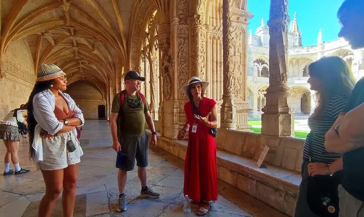 Guided Tour: Small Group Belém + Jerónimos Monastery with Tickets