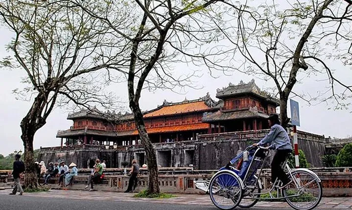 Hue Private Cyclo Tour and Slow City Ride