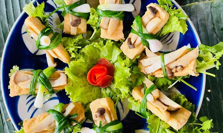 Vegetarian Cooking class and Basket Boat Riding