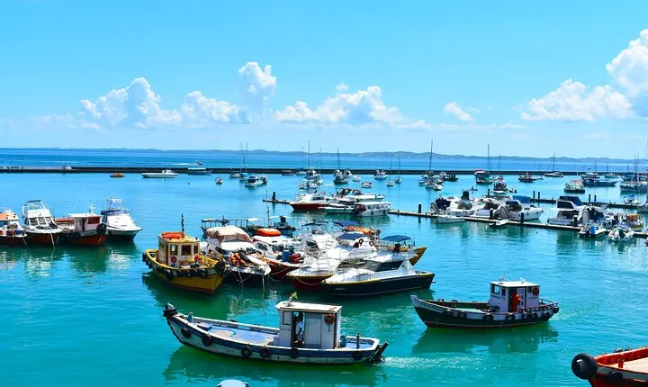 Salvador Showcase: A Complete City Adventure