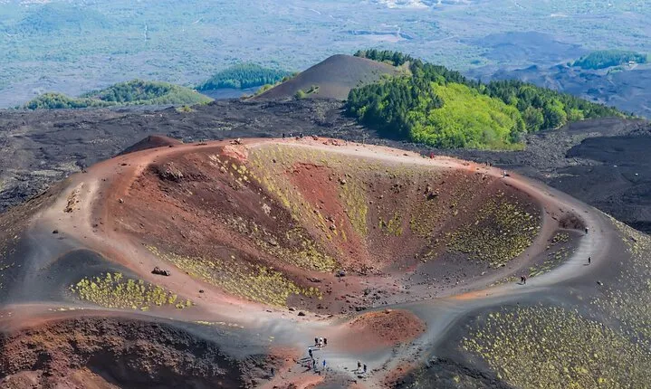 Private Etna Tour with Winery Experience from Taormina / Catania 