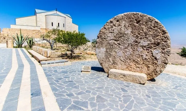Madaba & Mount Nebo Half-Day Private Tour from The Dead Sea