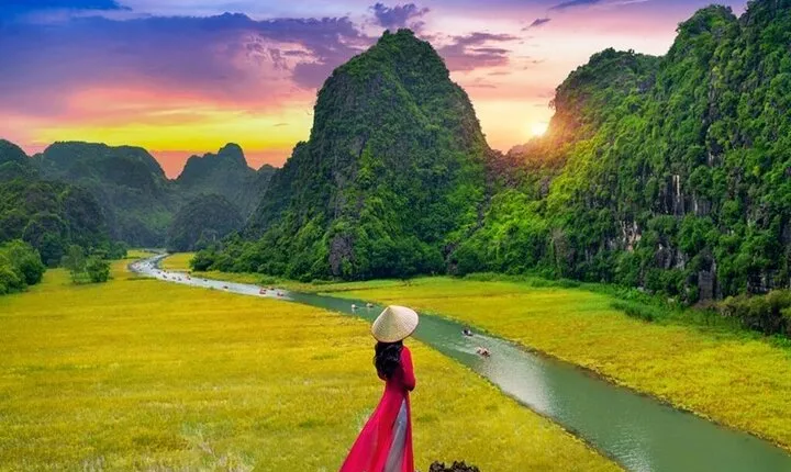 Full-Day Ninh Binh Tour from HaNoi with transfer