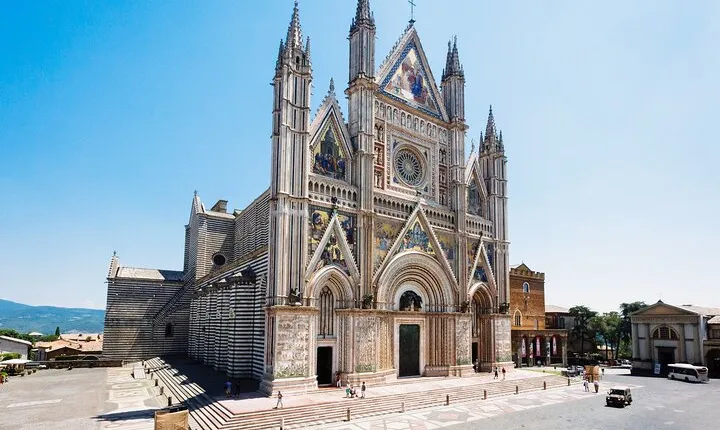 Rome to Civita di Bagnoregio & Orvieto: Private Day Trip