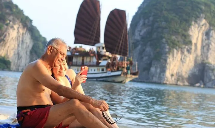 2-Day Spectacular Halong Bay Cruise from Hanoi