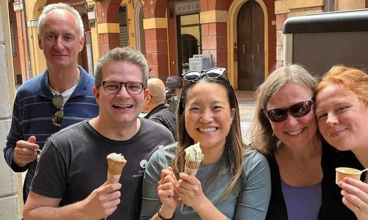 Gastronomic Tour with Local Chef in Bologna