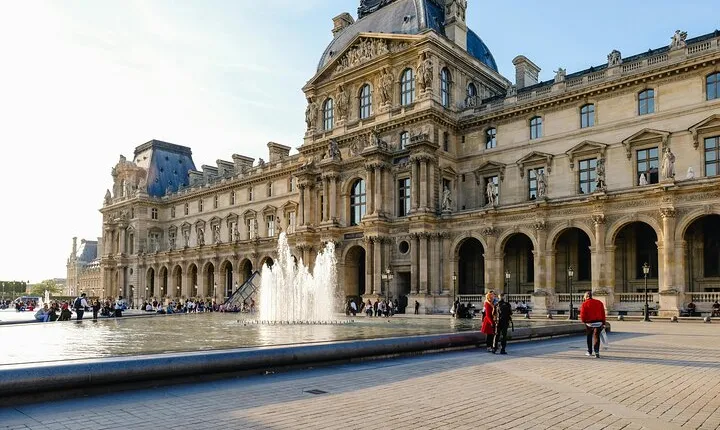 Louvre Classics | Wheelchair Friendly Experience