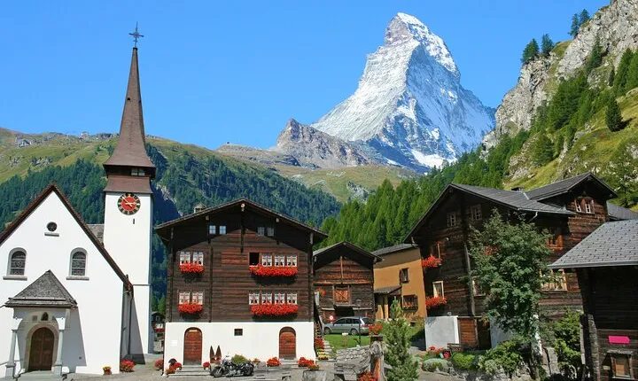 Private transfer from Zurich to Zermatt with 3h Sightseeing Stop