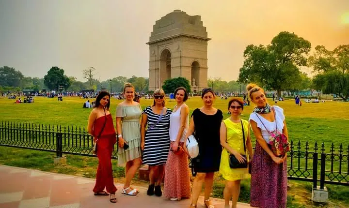 New Delhi and Old Delhi 8 hours private guided tour