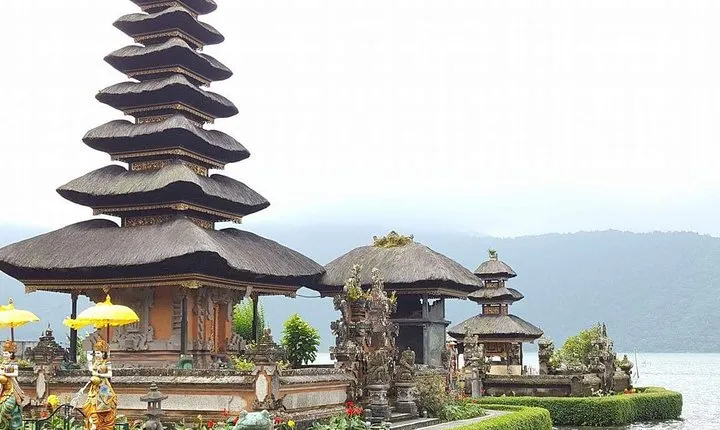 Discover northern part of bali, temples,lake and waterfalls