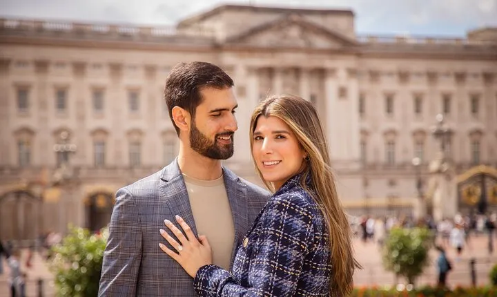 London : Private Photoshoot Outside Buckingham Palace
