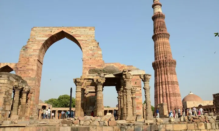 Airport Layover Delhi sightseeing with Back-to-Airport Guarantee