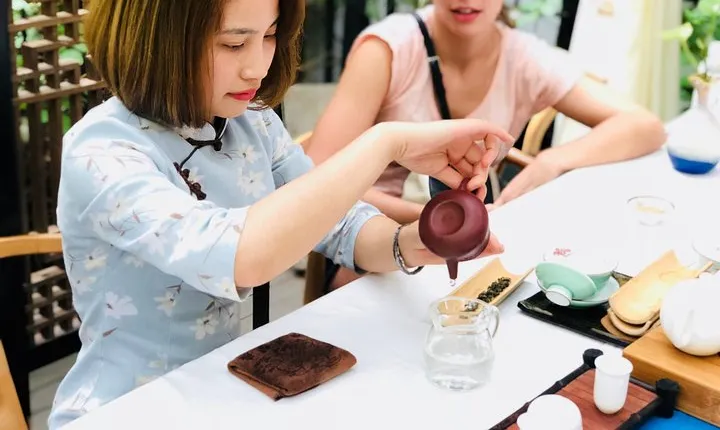 Half-day Private Kungfu Tea course in Local Tea House
