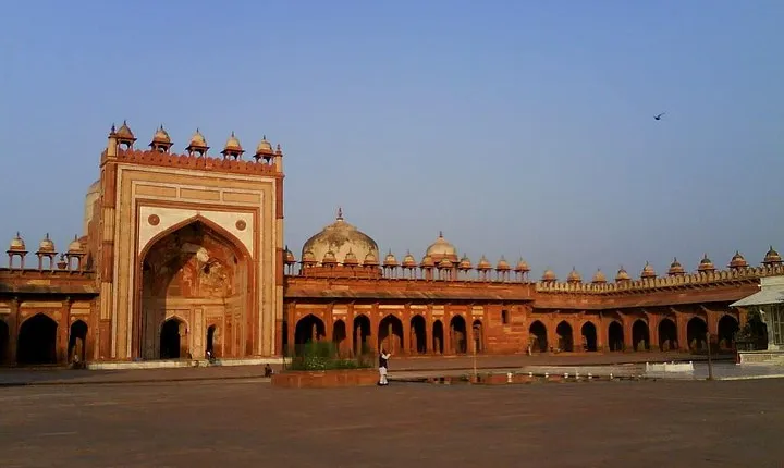 Private Day Trip to Fatehpur Sikri from Jaipur to Agra drop-off