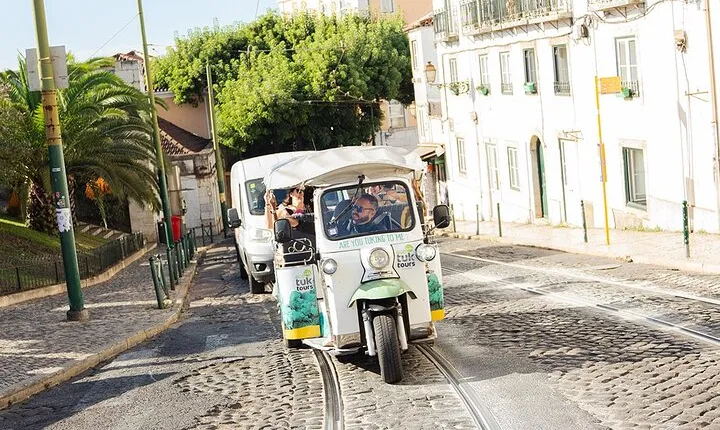 Explore Lisbon by Tuk Tuk: History and Viewpoints
