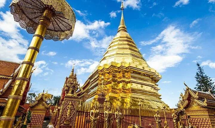 Doi Suthep and Wat Pha Lat Sunrise Tour (Small Group Only)
