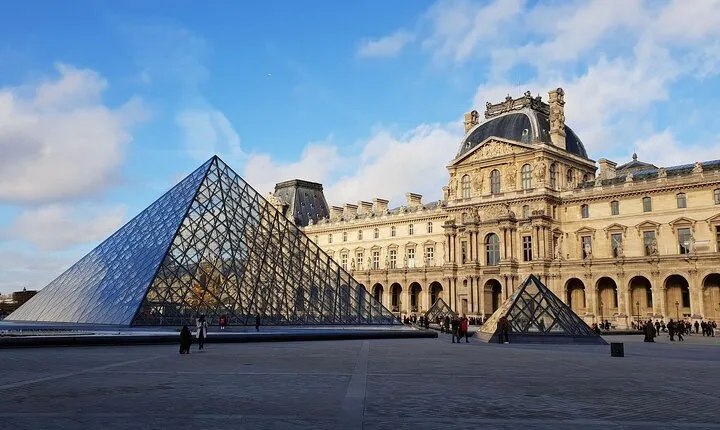 Entry ticket for the Louvre Museum, in Paris