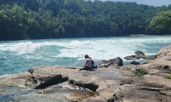 Niagara River Gorge Whirlpool Rapids Hiking Tour (USA)