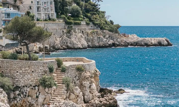 Sunny Hike from Nice to Villefranche with a Chill at the Beach