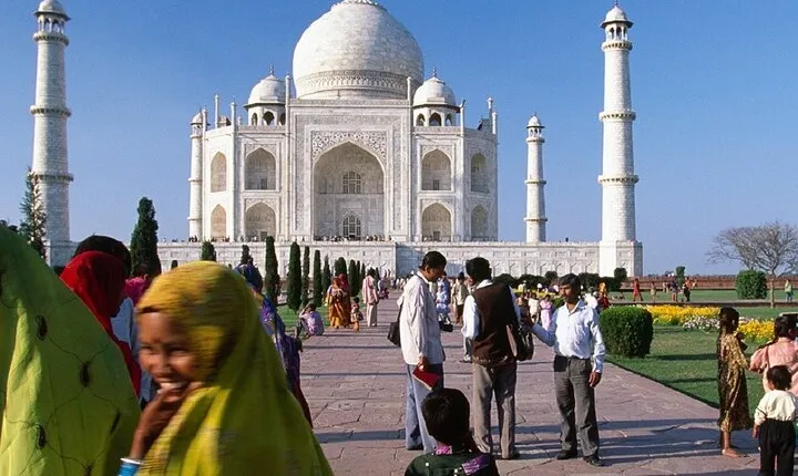 Skip-the-Line Private Tour to Taj Mahal and Agra Fort