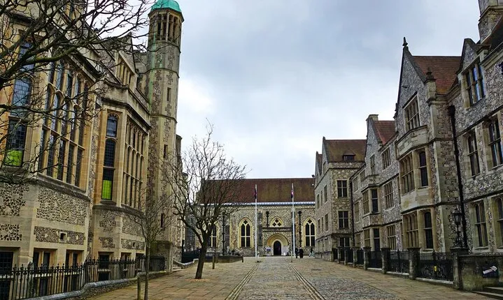 Discover Winchester and Southampton medieval cities on a private tour