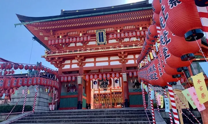 Hidden Secrets of Fushimi Inari: Bamboo Paths and Sake Village