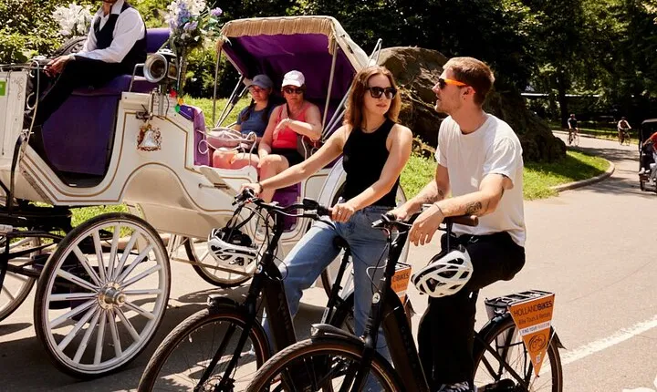Central Park Bike Tour – Explore in Comfort on Dutch Bikes!