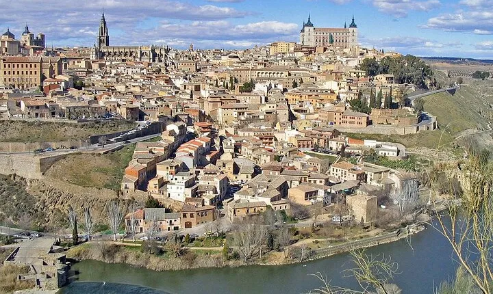 Toledo : Private Day Tour & Winery Adventure