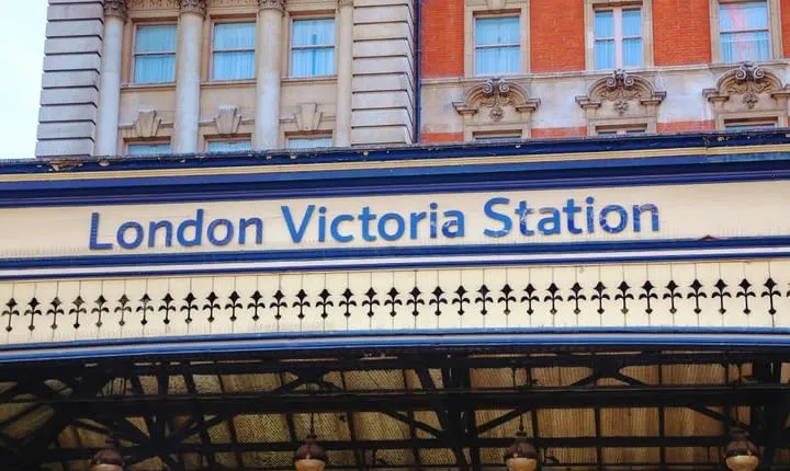 Heathrow Airport to Kensington and Earls Court Private One Way Transfer