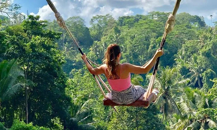 Bali Swing and Taman Beji Griya Waterfall Tour