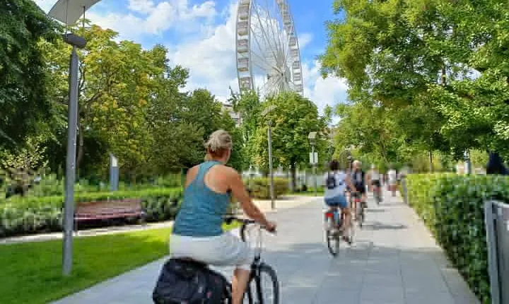 Budapest Bike Tour with Hungarian Goulash