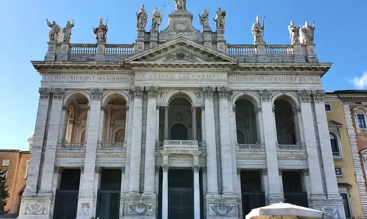 Rome: Between Holy Doors Small Group Walking Tour