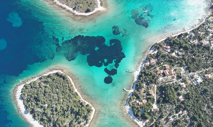 Blue Lagoon, Trogir & 3 Islands Speedboat Tour from Split
