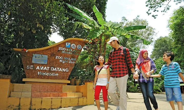 Malacca Garden, Museum & Zoo Tour from Kuala Lumpur with Lunch