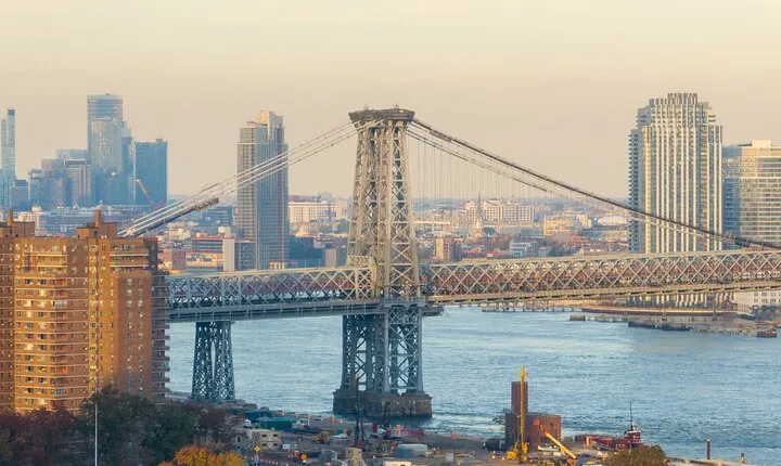 Brooklyn Uncovered: Street Art, Bridge Views & Waterfronts