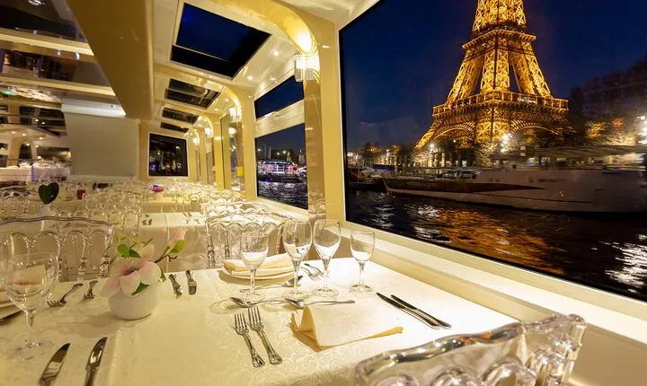 Paris Prestige Dinner Cruise from Eiffel Tower Area