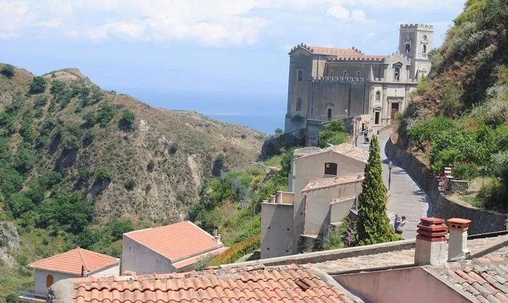 From Messina Cruise Terminal: Taormina+ Godfather tour+Lunch
