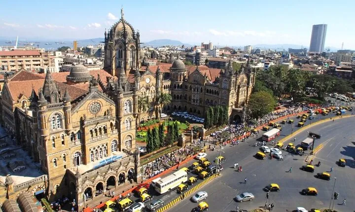 Mumbai 6hr Private Walking Tour with Certified Guide