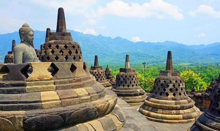 Adventure Trip Jakarta - Yogyakarta - Dieng Plateau 4 days