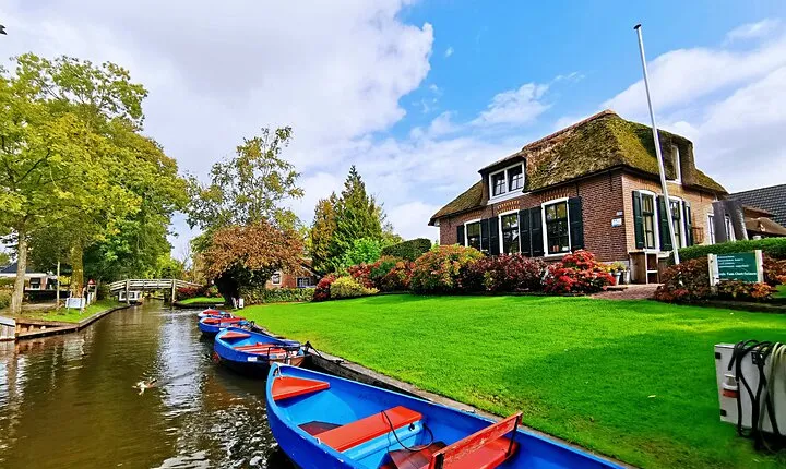 Giethoorn, Afsluitdijk, Zaanse Schans Day Tour Incl Hotel Pick Up