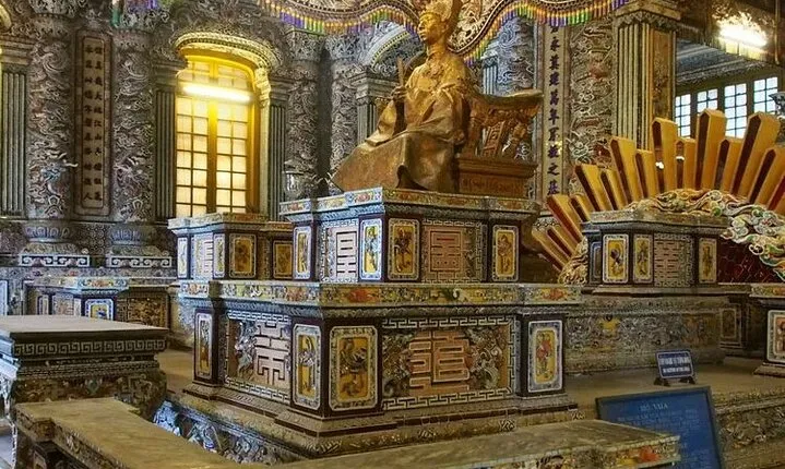 Exploring Hue Imperial Tour from Da Nang 