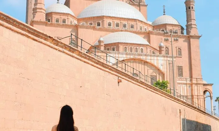 From Hurghada: Visit Cairo, Pyramids, and Museum by Flight