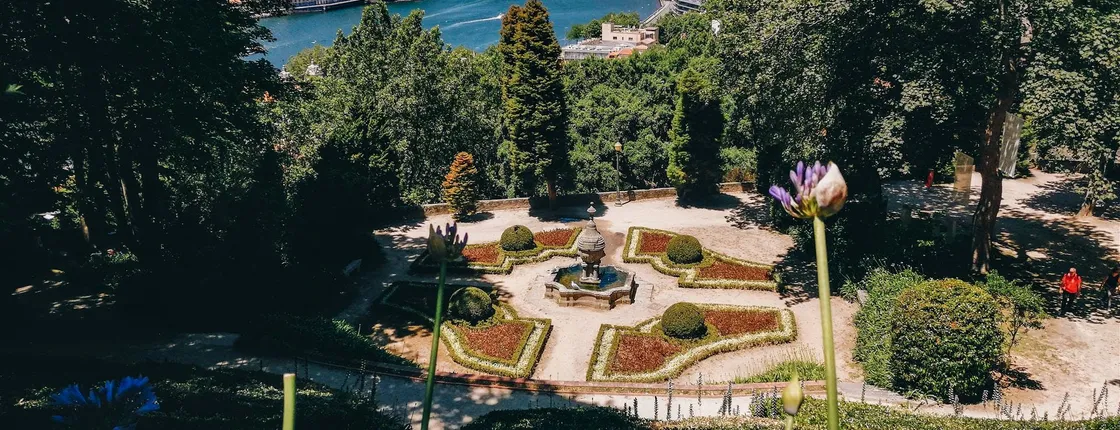 Discovery Game Porto’s Jardins do Palacio de Cristal fairytale views and better conversations