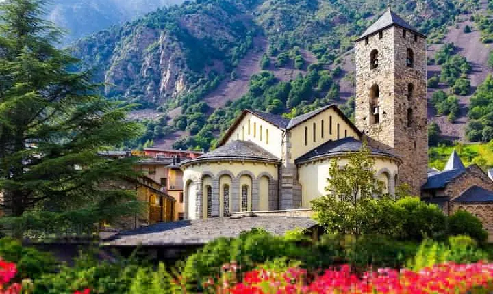 Andorra Original History and Sightseeing Tour (Private, Pickup)