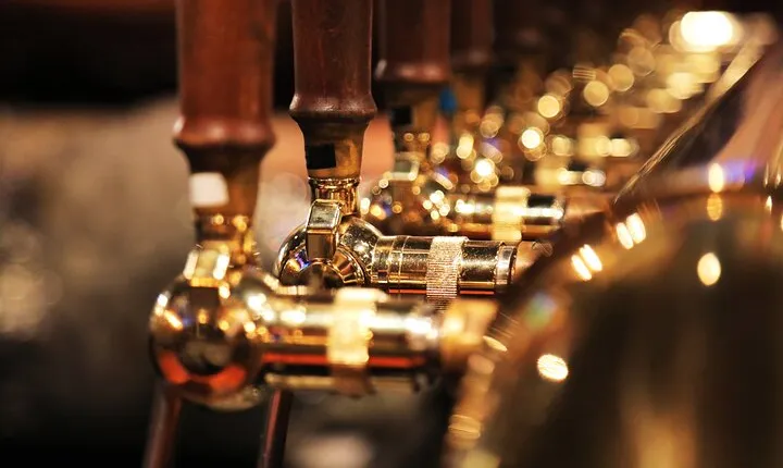 Pub and History Tour of Durham with Alcohol Tasting