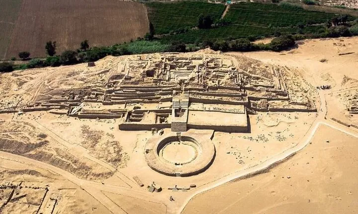 Full day in Caral, the oldest city in America